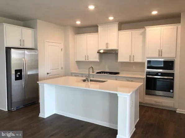 47 Grand Overlook Dr, Gettysburg, PA 17325