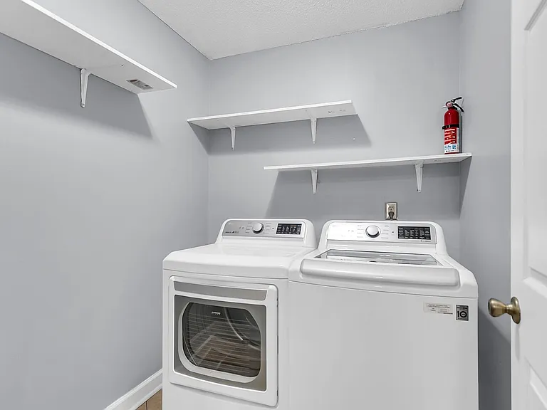 206 Pine Shadow Dr — Photo 32