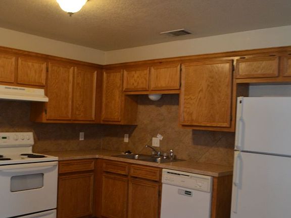 2nd image of 406 Primrose Dr #3B-2BA-1122SQFT