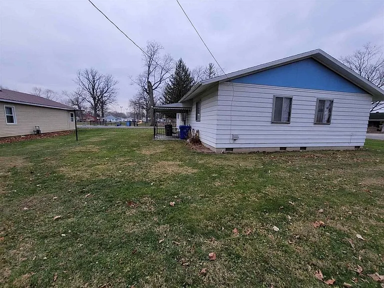 801 E Gerhart St — Photo 2