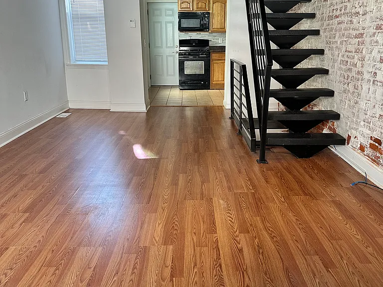 2304 E Albert St — Photo 9