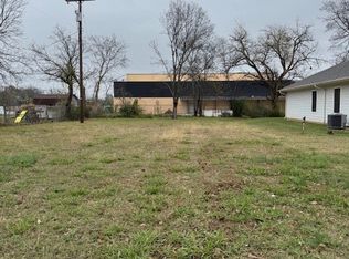 1328 Franklin Ave, Bonham, TX 75418