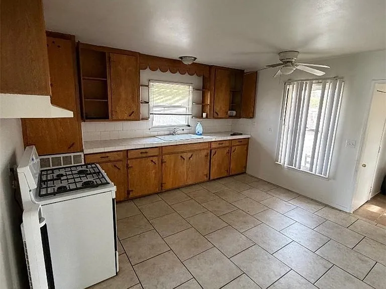 427 Hamilton St — Photo 2