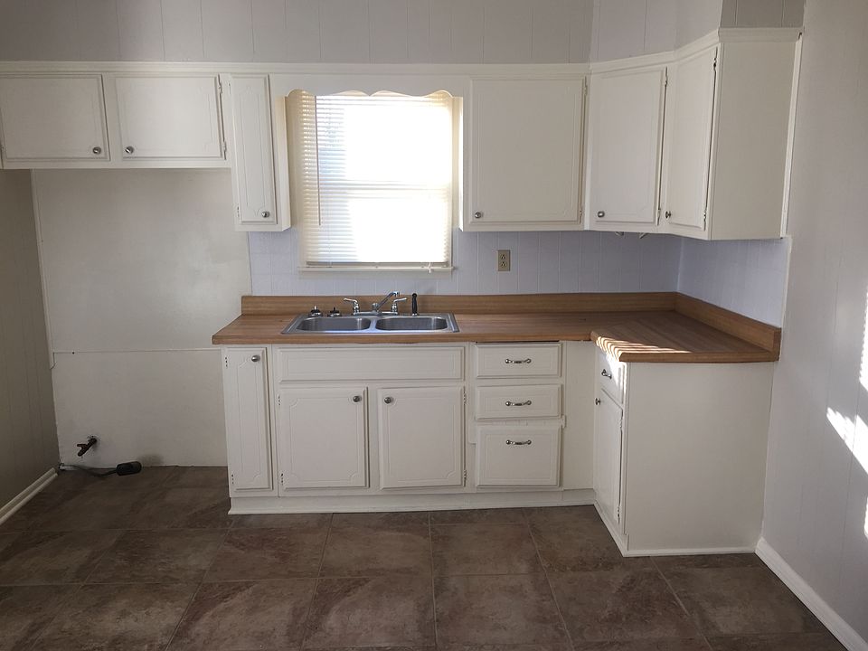 2nd image of 1104 Artesian Ave