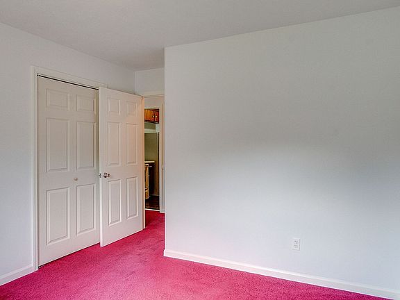 5th image of 4748 Greystone St