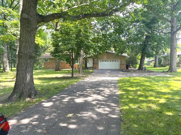 9823 256th Ave, Salem, WI 53168
