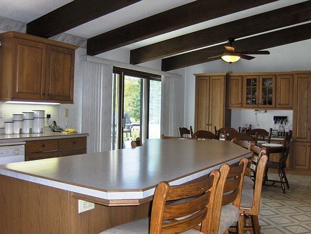 Supersized Island Easily Accomodates The Active Family Lifestyle