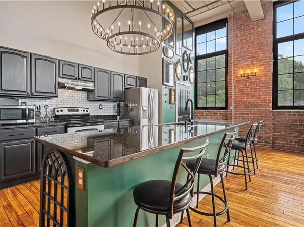 685 Social St APT 214, Woonsocket, RI 02895