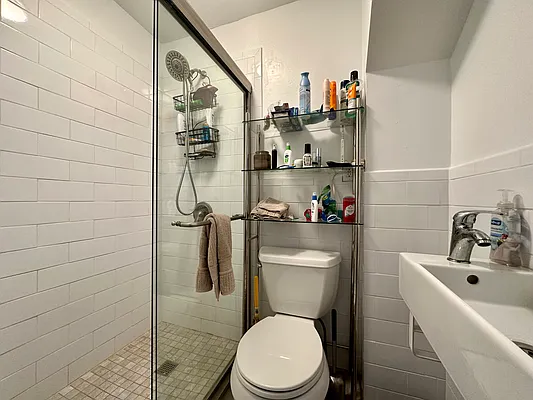 Rented by JB Mac Real Estate Inc. | media 36