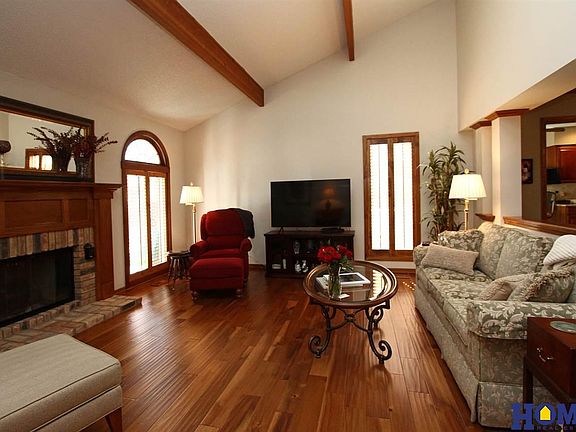 5th image of 934 Rockhurst Dr