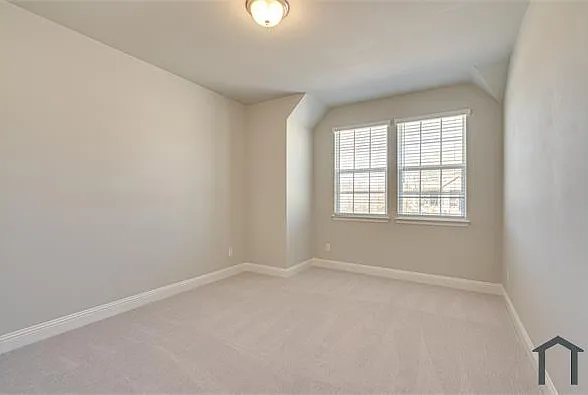 204 Rosewood Dr — Photo 16