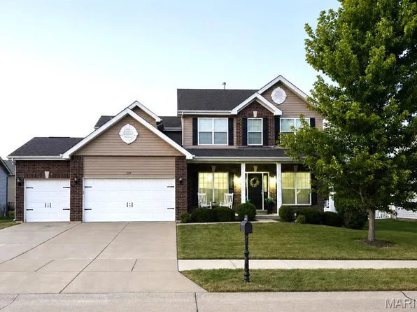 249 Mason Glen Dr, Lake Saint Louis, MO 63367
