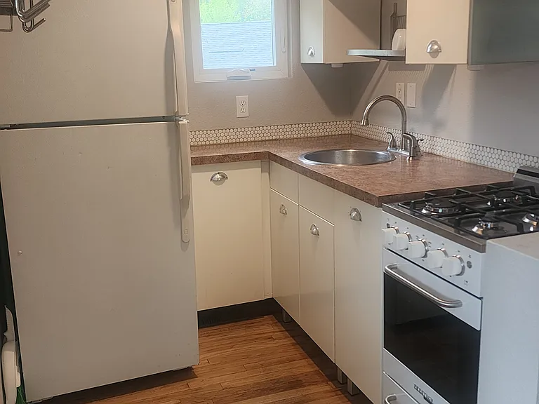 520 S Bryan Ave #C — Photo 5