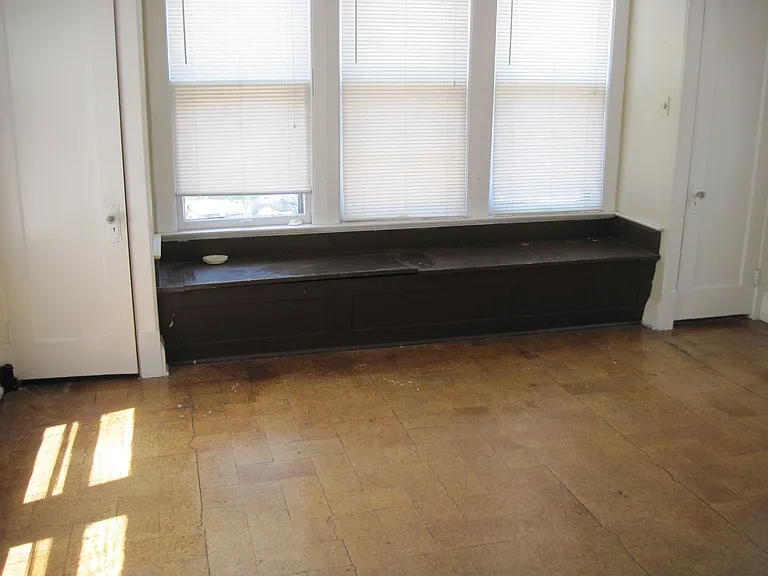 2609-11 N. Maryland Ave. — Photo 19