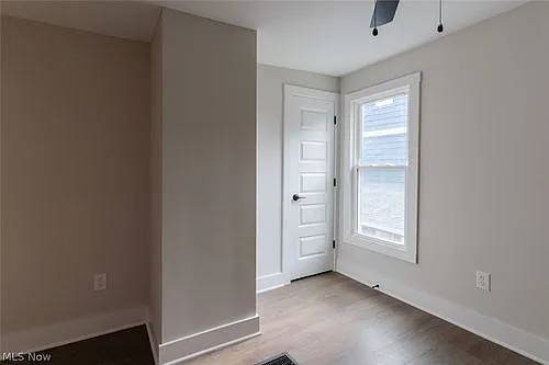 1464 E 123rd St — Photo 21