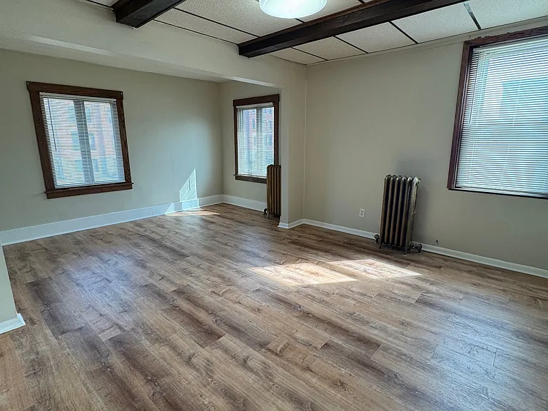 2701 S Park Ave — Photo 1