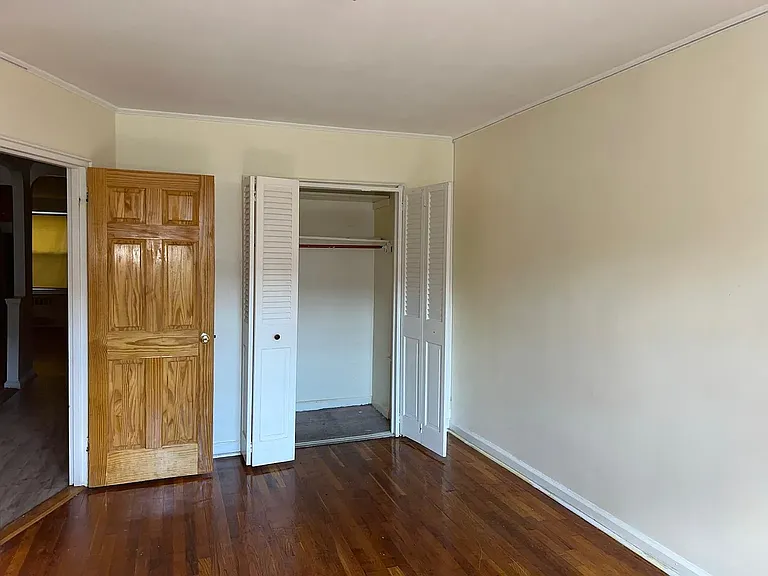 736 E 94th St #1 — Photo 13