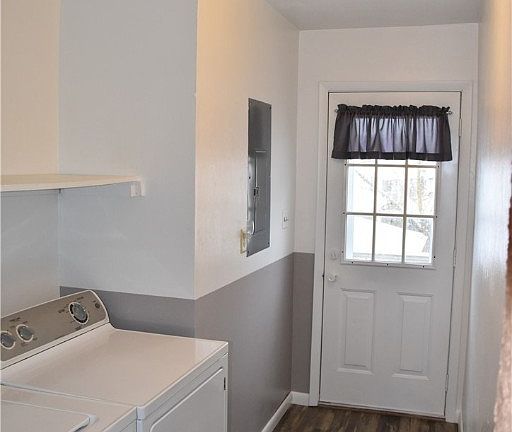 5th image of 3542 Highland Ave