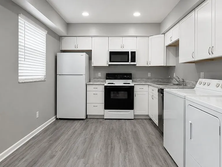 3509 SE 15th Pl — Photo 5
