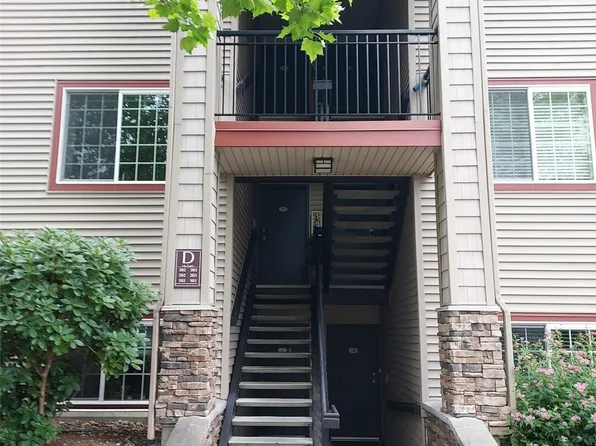 25025 SE Klahanie Boulevard #D202, Sammamish, WA 98029