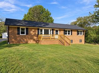 5500 Fieldswood Dr, Greensboro, NC 27406