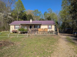 3755 Possum Hollow Rd, Palmyra, TN 37142