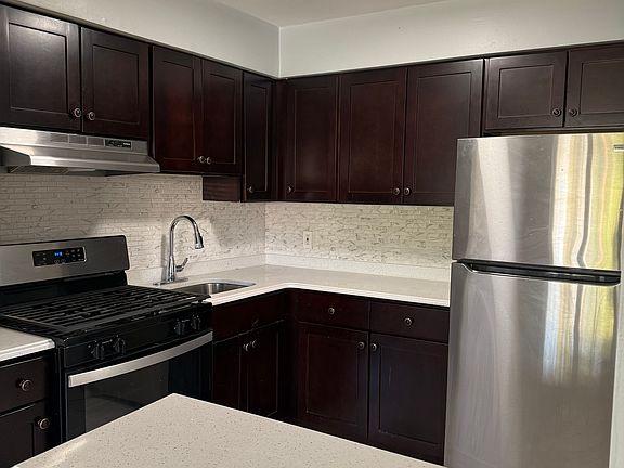 4th image of 231 W Sumner Ave Unit 84