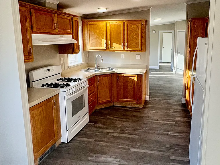 215 Brighton Hill Rd — Photo 4