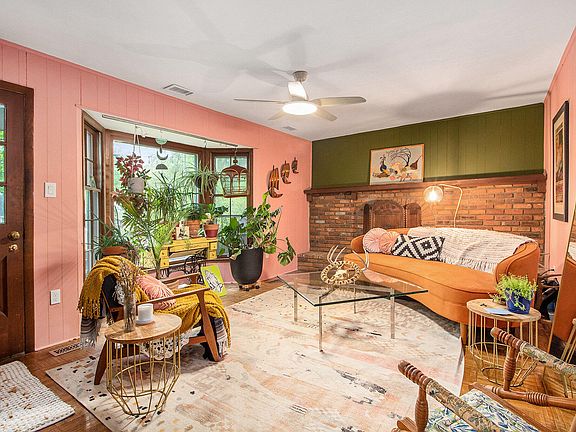 4th image of 2454 Midvale Ave