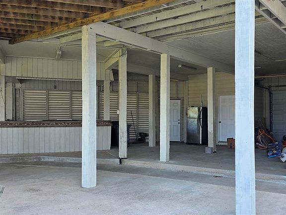 5th image of 1702 E Castaway St