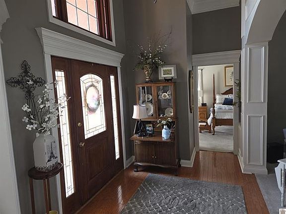 4th image of 901 Aspen Way