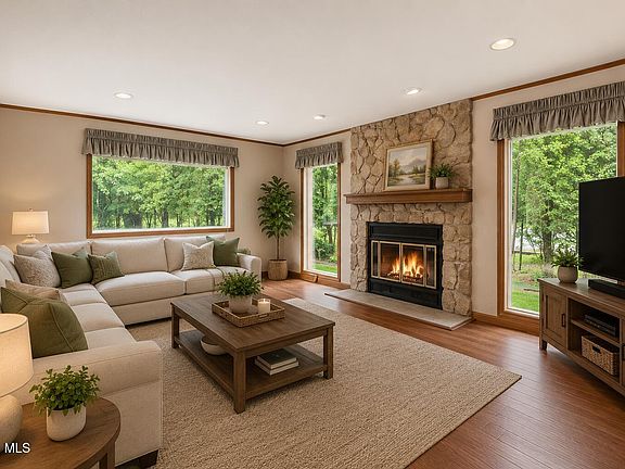 5th image of 908 Mohegan Road