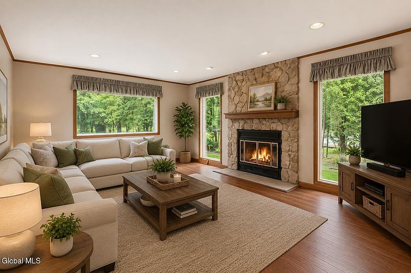 5th image of 908 Mohegan Road