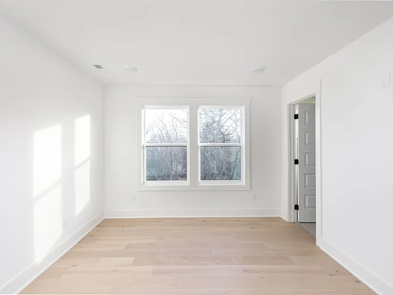 326 E Trinity Ln #C — Photo 22