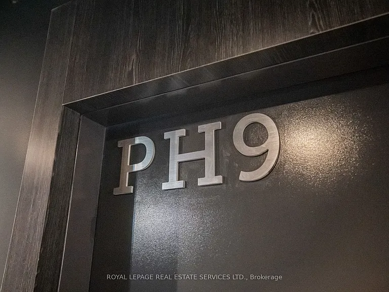 383 Sorauren Ave #Penthouse 09 — Photo 6