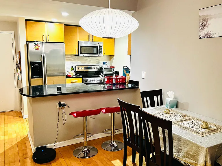 102 Columbus Dr #404 — Photo 4