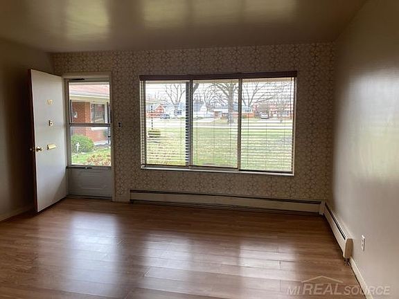 5th image of 24301 Kelly Rd #117