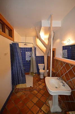 Rented by Universal Realty Group | media 35