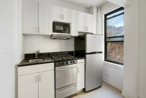 Rented by Cooper & Cooper Real Estate | media 11