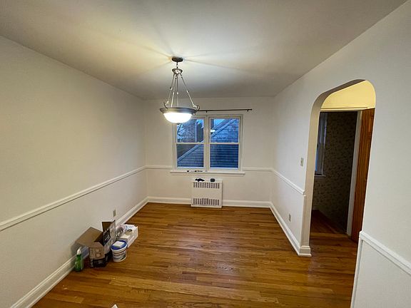 4th image of 2324 Young Ave #2