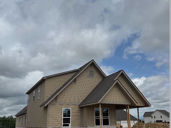 3rd image of 215 Live Oak Dr