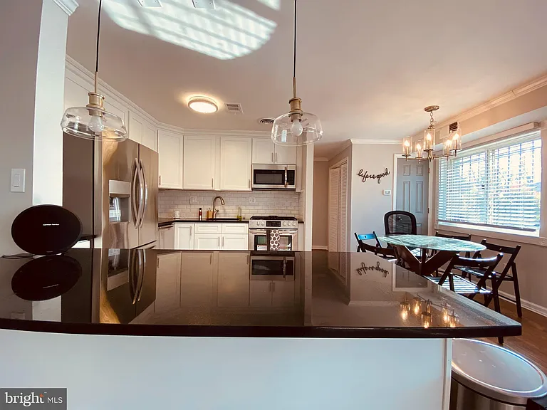 1221 N Quinn St #1 — Photo 17