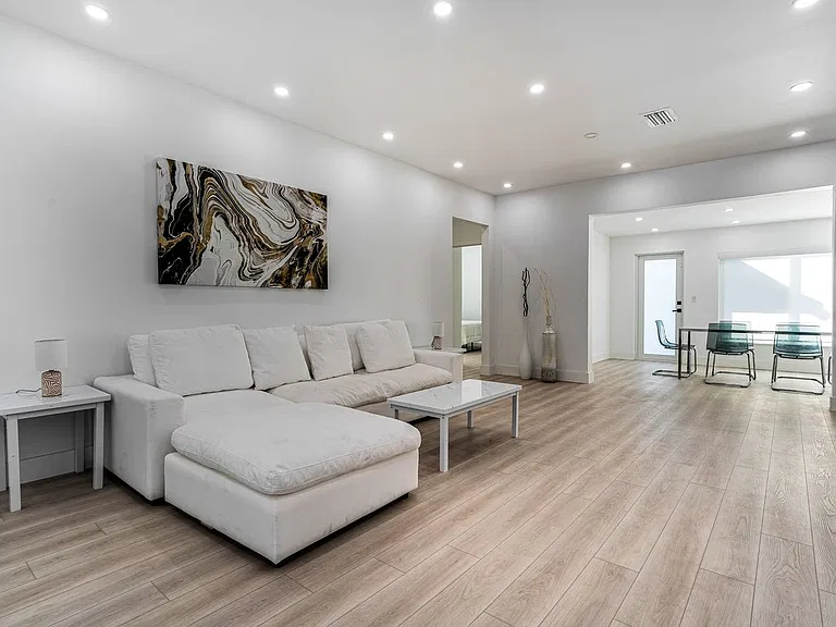 8866 Carlyle Ave — Photo 20