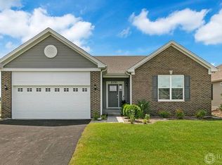 2151 Magenta Ln, Algonquin, IL 60102