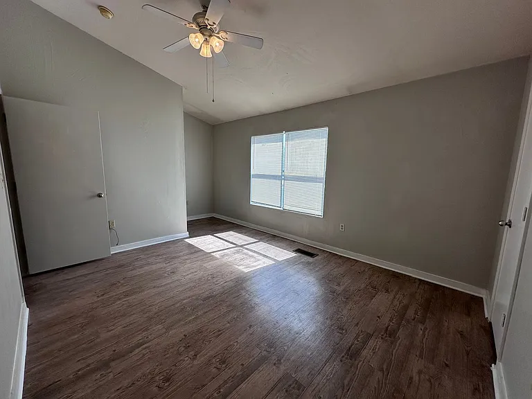 Allen Place — Photo 17