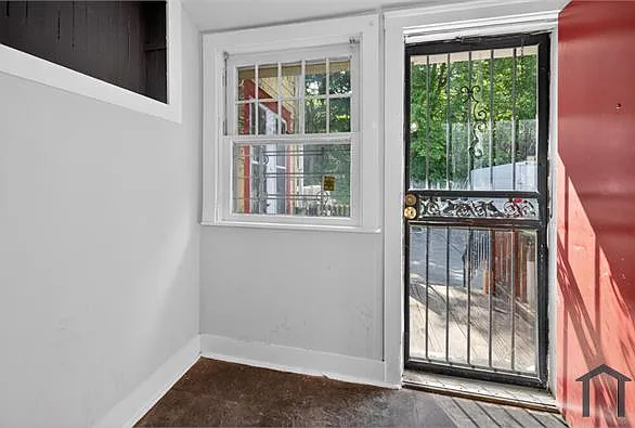 14528 Terrace Rd — Photo 2