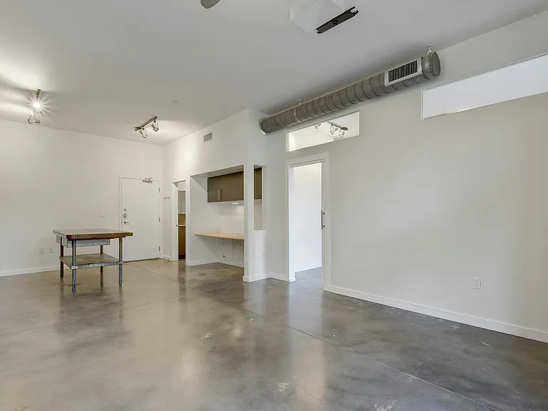 2124 E 6th St #202 — Photo 7