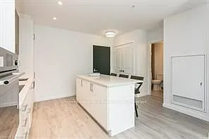 181 King St S #1010 — Photo 13