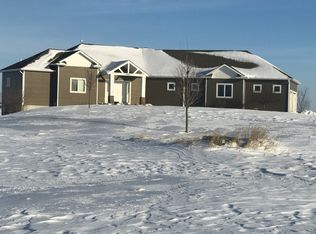 1190 Rood Dr, Wahoo, NE 68066