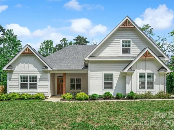 7575 Deer Track Dr, Denver, NC 28037